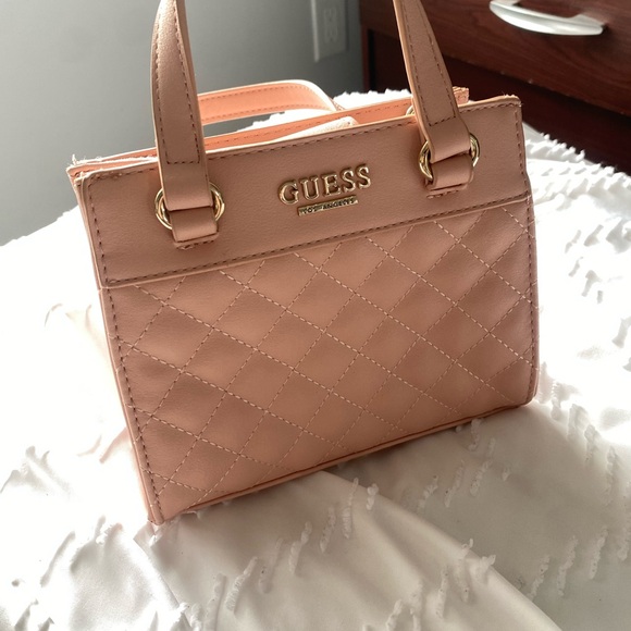 GUESS mini pink hand bag. - Picture 2 of 4